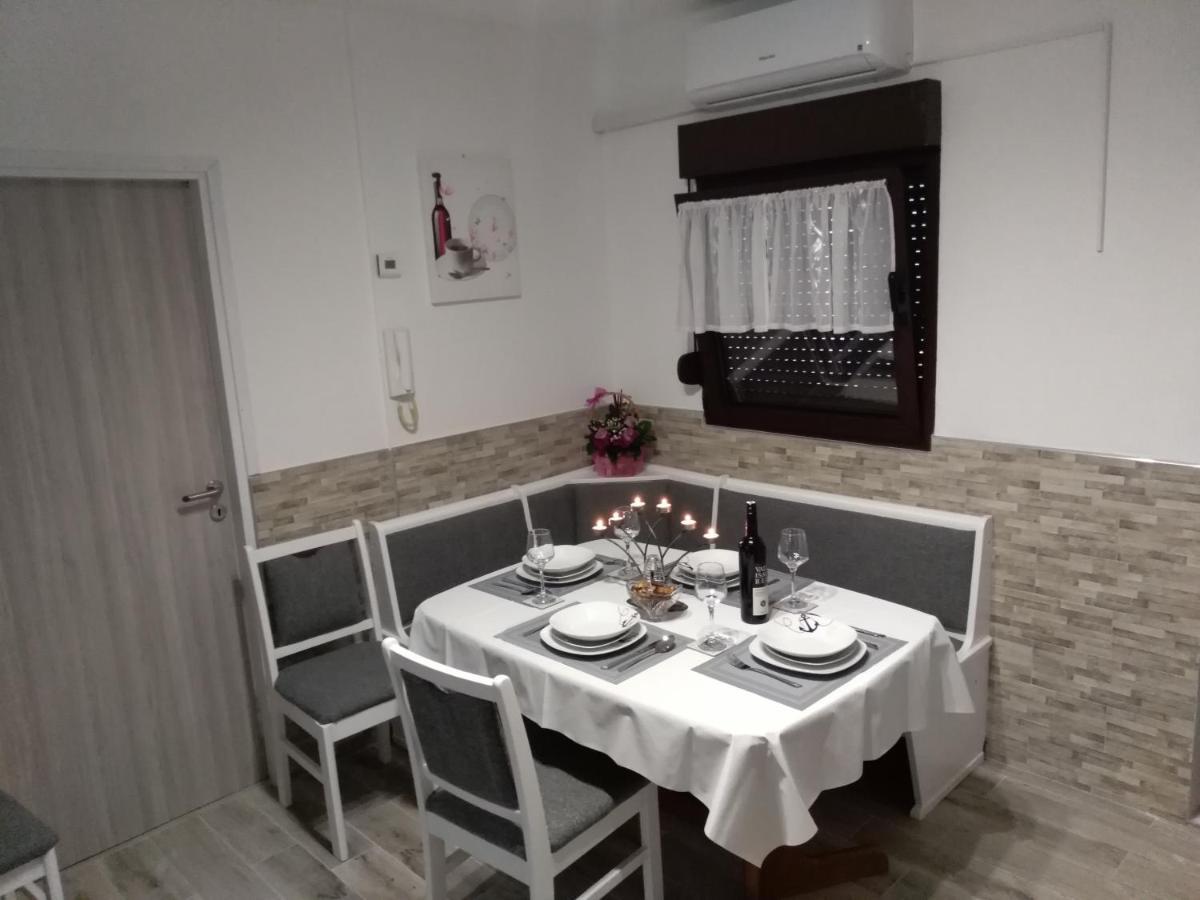 Apartman Nino Fiume Esterno foto